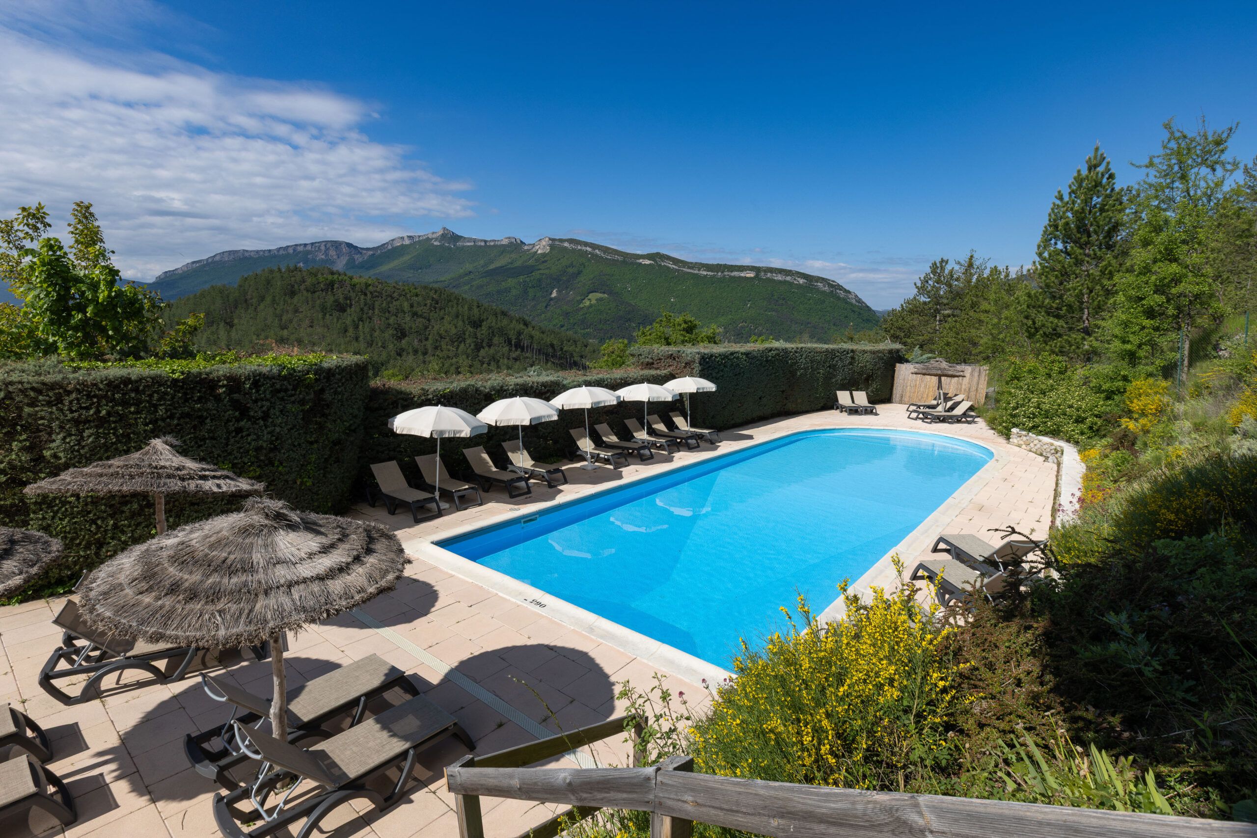 Camping-Serres-Piscine-Domaine Les Deux Soleils Ciela Village