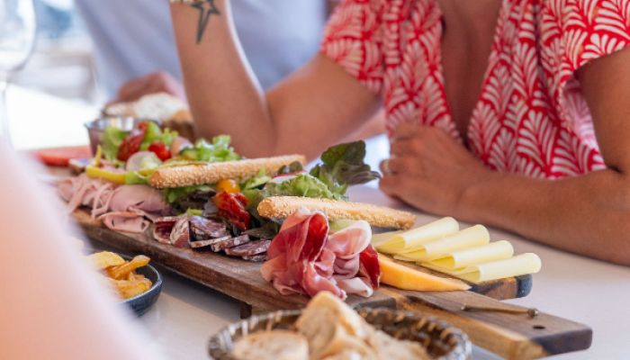 camping hautes alpes planche apéro