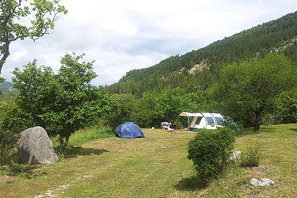 Location emplacements nus Hautes-Alpes nature