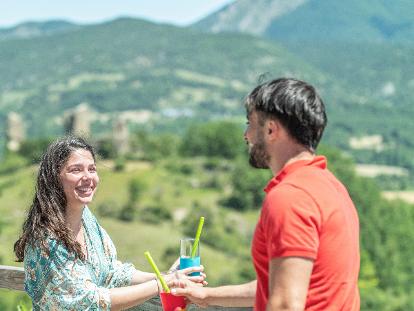 Camping Hautes Alpes Serres snack bar cocktail