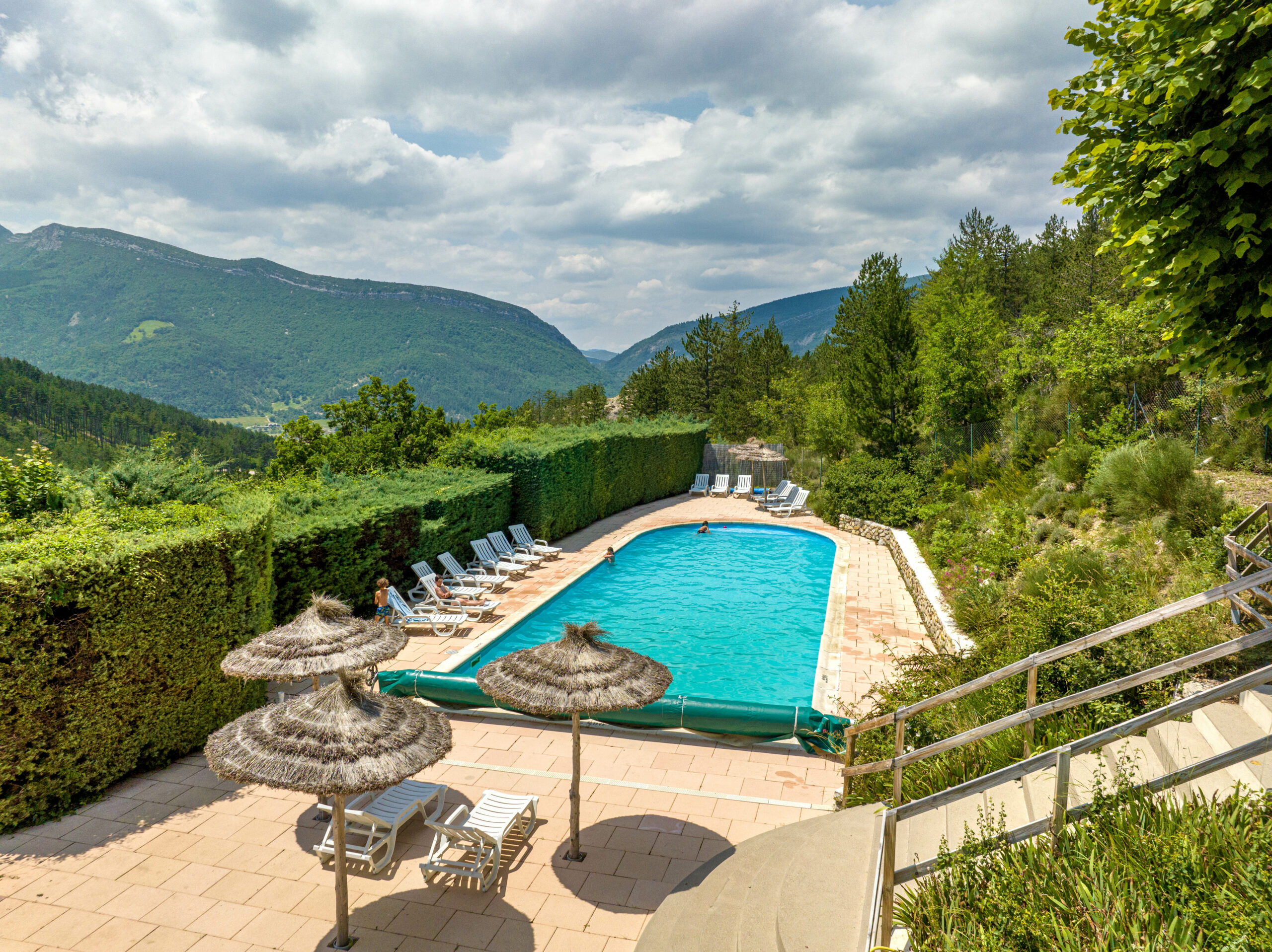 Camping Hautes-Alpes Deux Soleils Ciela Village Serres France