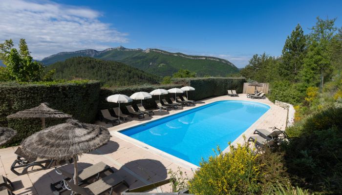 Camping-Serres-Piscine-Domaine Les Deux Soleils Ciela Village